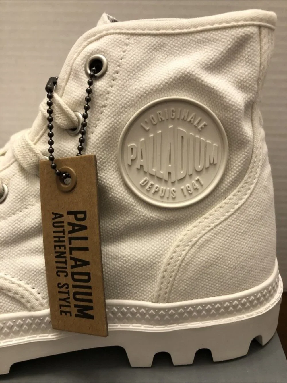 Palladium PAMPA HI in Star White Size 11